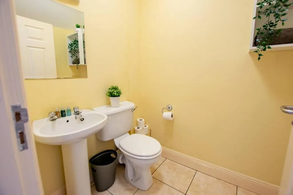 3 - Superb Duplex At Gort Na Coiribe By Shortstays Galway 0*,