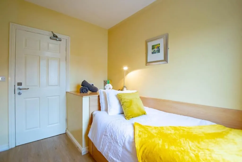 3 - Superb Duplex At Gort Na Coiribe By Shortstays Galway Holiday home